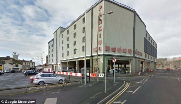 Khu để xe nơi xảy ra vụ tự sát. Ảnh: