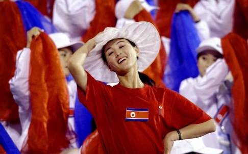 Đội cổ động của Triều Tiên tham dự Asias 2002 tại Busan, Hàn Quốc. Ảnh: SCMP