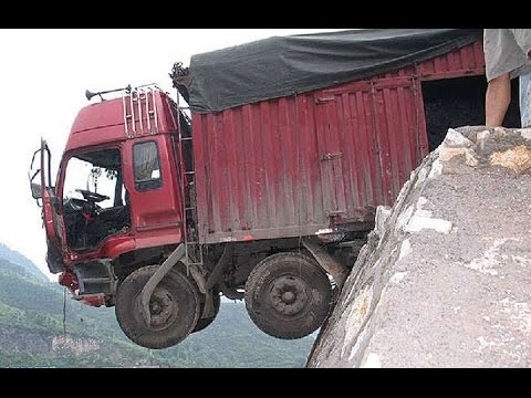 Tai xe doi mat tu than trong 7 gio hinh anh