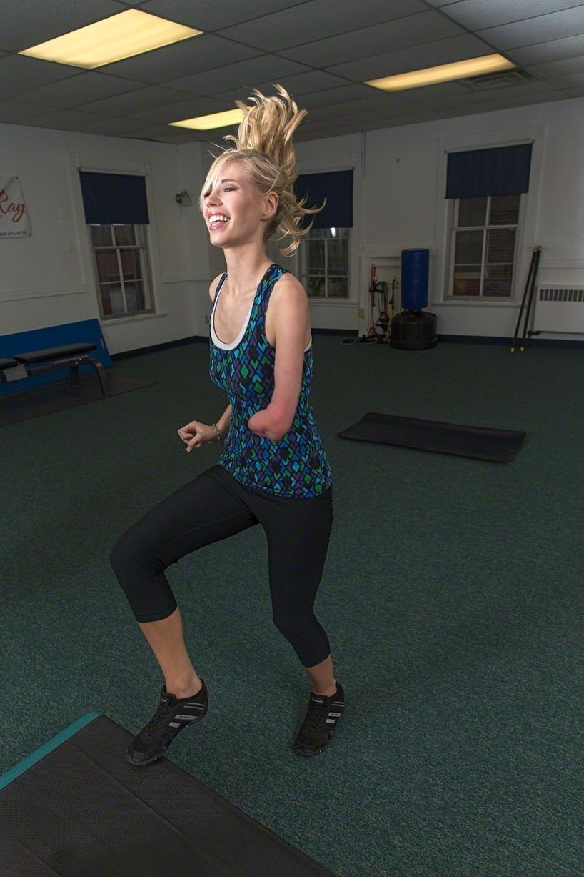 Kerry đã phát động một chiến dịch mang tên “The Power of One” (tạm dịch là Sức mạnh của một cá nhân) nhằm khuyến khích mọi người hãy quan tâm nhiều hơn tới những điều khác biệt xung quanh và gặp gỡ cha mẹ của những trẻ em khuyết tật. Ảnh: Barcroft