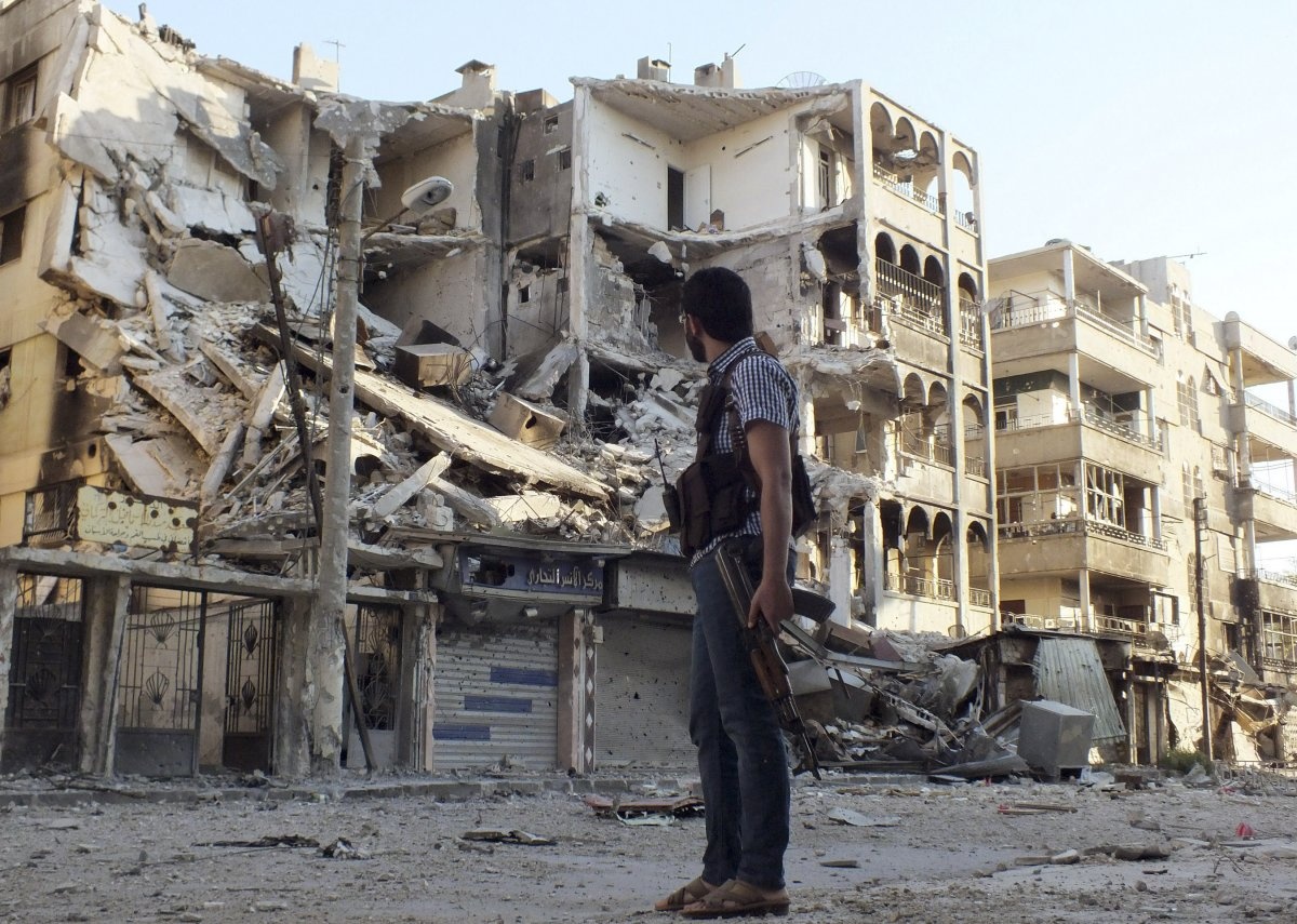 15. Syria: Nội chiến kéo dài ba năm đã khiến 150.000 người Syria thiệt mạng, hơn 4,5 triệu người buộc phải rời bỏ quê hương. Phe đối lập và các nước phương Tây từng cáo buộc Syria sử dụng vũ khí hóa học trong cuộc chiến chống quân nổi dậy. 