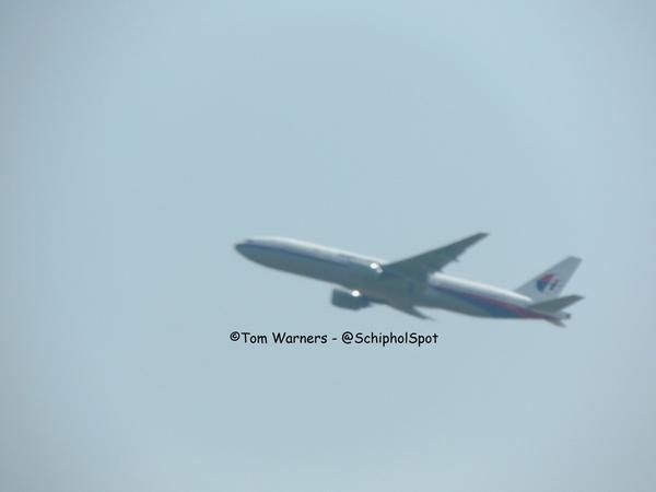 Hình ảnh chiếc máy bay cất cánh do Tom Warners chụp. Ảnh: Twitter