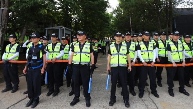 Phat hien thi the da phan huy cua chu tau Sewol hinh anh