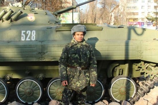 Sinh vien Anh bi bat vi nghi dinh liu den tham hoa MH17 hinh anh