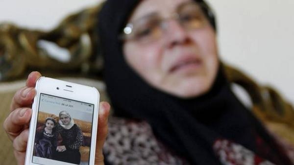 Nguoi nha khoc cho tin than nhan tren chuyen bay AH5017 hinh anh