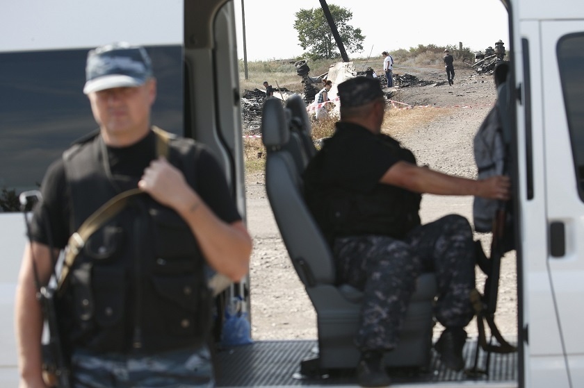 Phien quan xua duoi nhom dieu tra tham kich MH17 hinh anh
