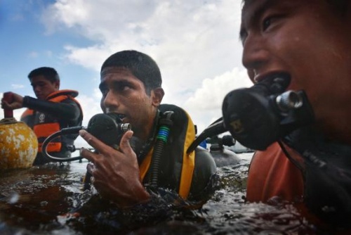 Trước đó, các ứng viên Yêu cầu tối cao được đặt ra là sức khỏe, thị lực hoàn hảo, sau khi trải qua việc sàng lọc hồ sơ y tế các ứng viên phải tiếp tục trải qua các bài kiểm tra về tâm lý trước khi chính thức được lựa chọn.