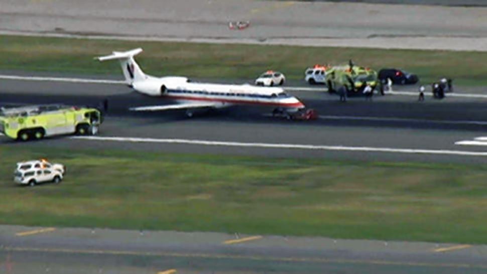 Chuyến bay mang mã hiệu 3340 của hãng Envoy Air buộc phải hạ cánh khẩn cấp sau khi phát hiện khói trong buồng lái. Ảnh: