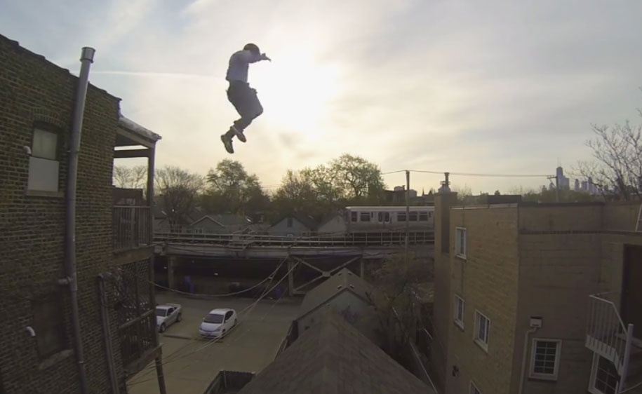 Pha nhay xuong mai nha nhu trong phim hinh anh