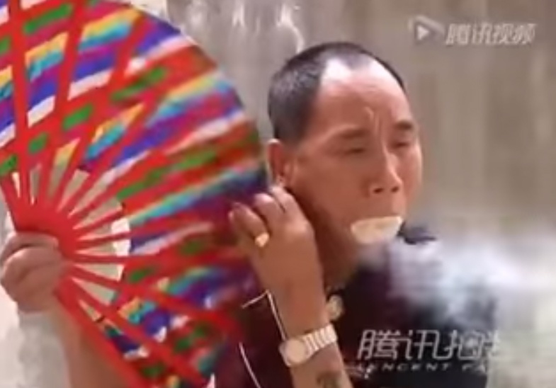 Vo su nhom lua bang mun cua trong mieng hinh anh