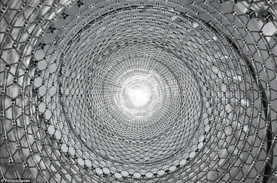 Mẫu cầu thang bê tông nhẹ với lõi thép tại trung tâm văn hóa nghệ thuật Somerset ở London, có thể tồn tại 120 năm. Ảnh: 