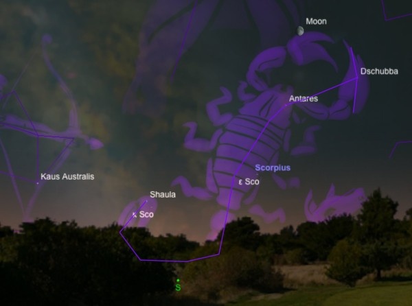 Tối hôm 5/8, măt trăng di chuyển về phía nam và đậu trên ngôi sao màu đỏ Antares. Từ trái đất, ở khoảng cách 600 năm ánh sáng, mặt trăng ghi dấu lên chòm sao Scorpius (Bọ Cạp).