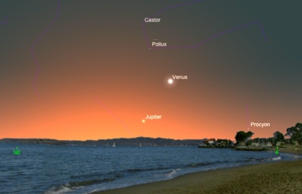 Ngôi sao vàng Pollux, cách trái đất khoảng cách 34 năm ánh sáng, sẽ xuất hiện gần sao Kim ở khoảng cách 7 độ trong vòng 11 phút ánh sáng. 