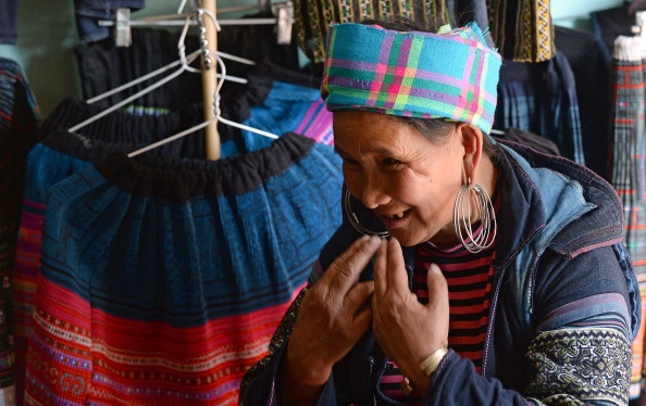 Bà Ly Thi My (54 tuổi) cũng gặp chồng mình tại chợ tình ở Sapa. Ảnh: AFP