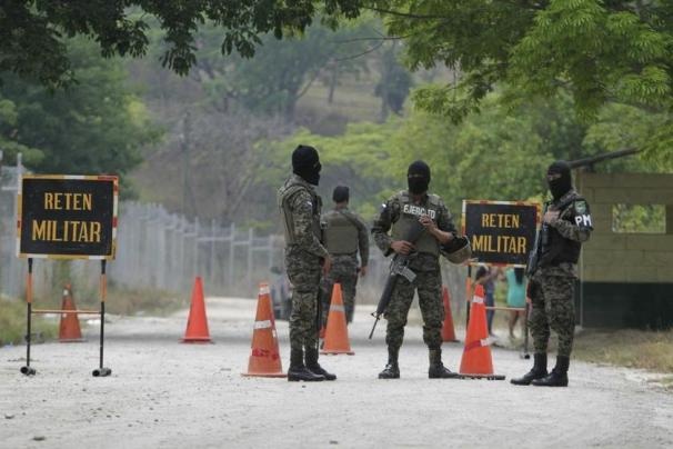 Tình trạng bắt cóc và cướp tài sản diễn ra thường xuyên tại thành phố Nuevo Laredo, Mexico. 