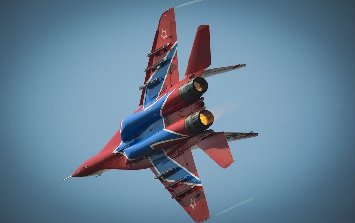 Hang loat tiem kich 'khung' chao ngay Khong quan Nga hinh anh