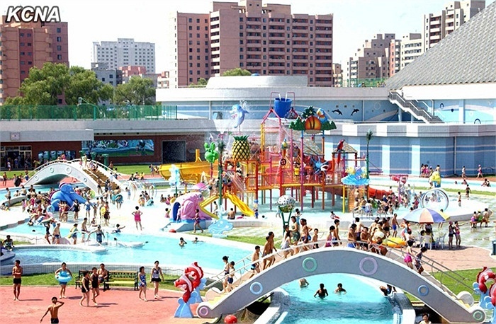 Công viên nước Munsu khai trương hôm 15/10/2013.