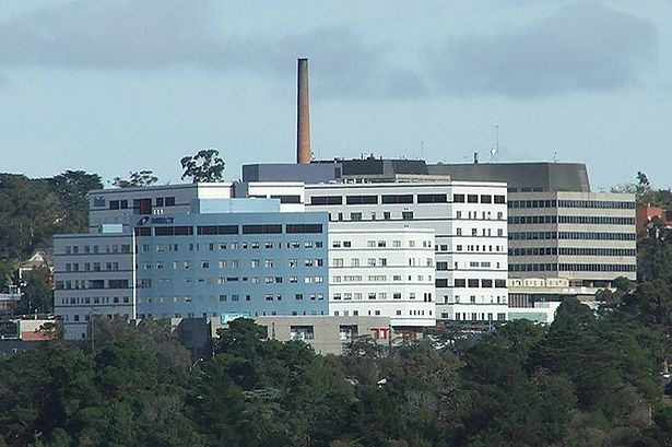 Benh vien khai tu 200 benh nhan con song hinh anh