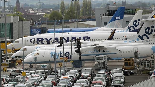 Tay phi cong roi, may bay van ha canh an toan hinh anh