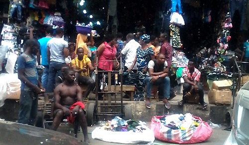 Cuộc sống thường nhật của người dân Nigeria. 