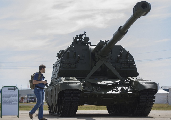 Hệ thống lựu pháo tự hành bọc thép Msta-S hiện diện tại cuộc triển lãm. Hơn 30 đoàn khách nước ngoài, bao gồm các đại diện của Trung Quốc, Việt Nam, Đức, Pháp, Thổ Nhĩ Kỳ, Israel, Kuwait, Myanmar, Kazakhstan và các nước SNG khác, đã tham diễn đàn Kỹ thuật và công nghệ quốc tế (TBM) 2014 diễn ra ở Zhukovsky, ngoại ô thủ đô Moscow.