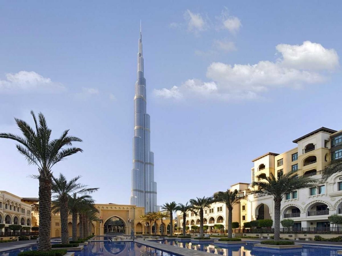 Burj Khalifa là tòa nhà chọc trời cao nhất thế giới ở thành phố Dubai, thuộc các Tiểu vương quốc Ả Rập thống nhất với chiều cao gần 830m. Ảnh: BI.