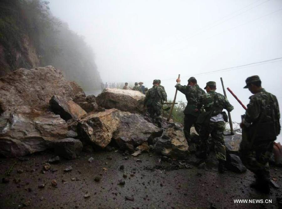 Dong dat 5 do Richter tan cong tay nam Trung Quoc hinh anh