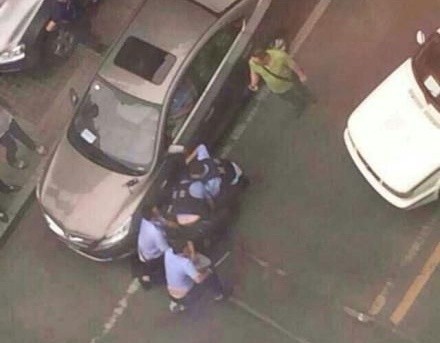 Tan cong bang dao o sieu thi Trung Quoc hinh anh