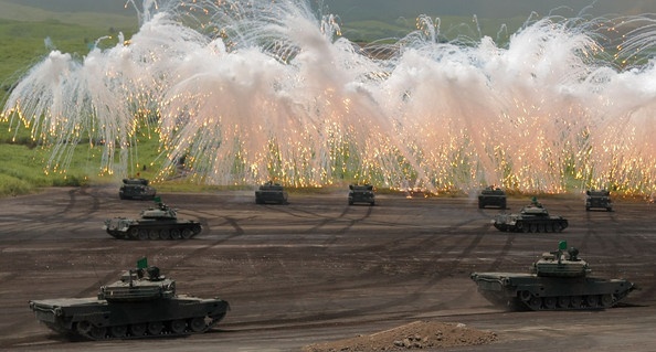 Quan doi Nhat tap tran ban dan that sat nui Phu Si hinh anh