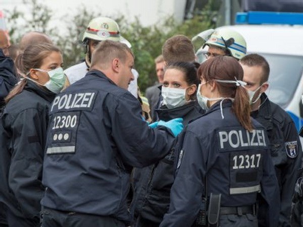 Duc rung dong vi ca nghi nhiem Ebola dau tien hinh anh