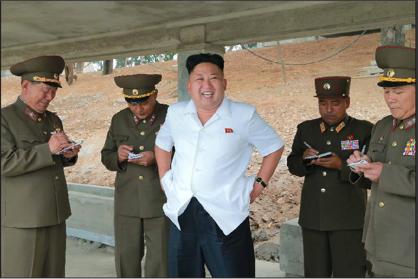 Nhà lãnh đạo trẻ hồ hởi khi đề cập tới tiến độ xây dựng cũng như yêu cầu về trang thiết bị của khu nghỉ dưỡng gồm hệ thống làm mát và sưởi ấm, quy trình trồng cỏ, xây vườn hoa. 