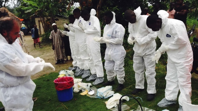 'Than y' Sierra Leone khien hang tram nguoi nhiem Ebola hinh anh