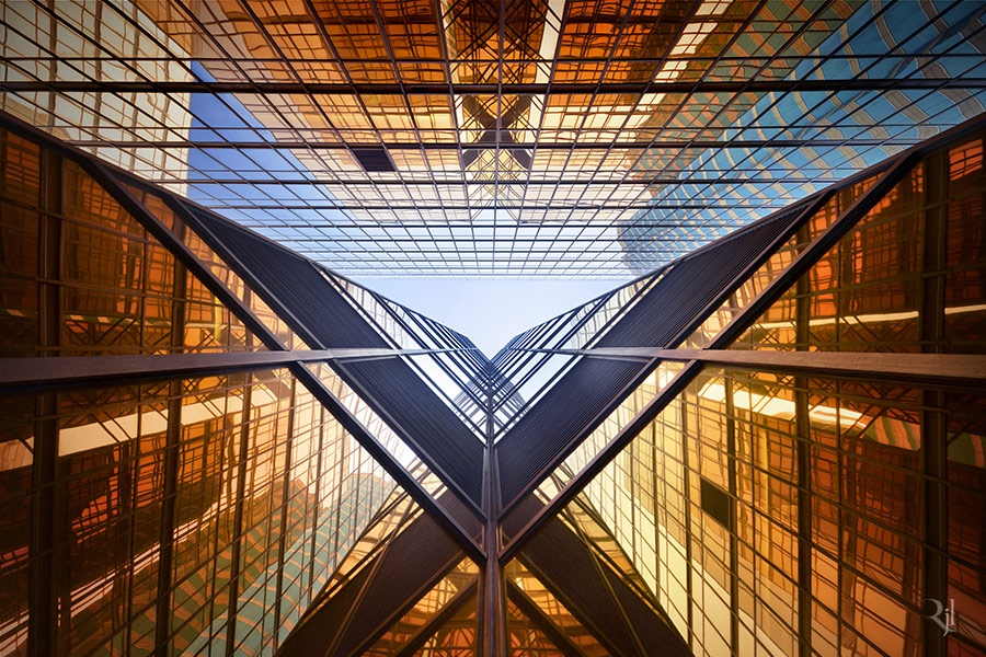 Lang kinh mau sac tu nhung toa nha choc troi o Hong Kong hinh anh