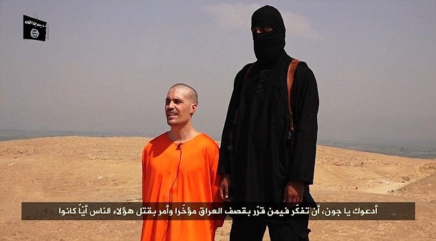 Nhà báo James Wright Foley nói lời cuối cùng trước khi bị chặt đầu trong đoạn video. Ảnh: Daily Mail