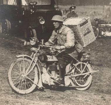 Linh tren sa truong trong The chien I qua anh hiem hinh anh