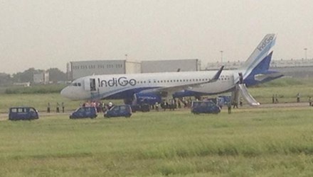 May bay cho 150 nguoi boc chay khi ha canh hinh anh