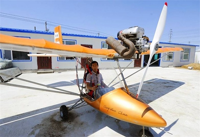 Một máy bay tự chế có bề ngoài khá bắt mắt.