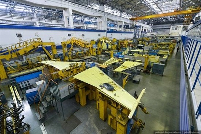 Cận cảnh nhà xưởng lắp ráp chiến đấu cơ Su-30.