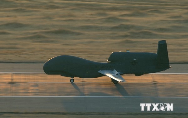 My bat dau trien khai may bay do tham tren bau troi Syria hinh anh