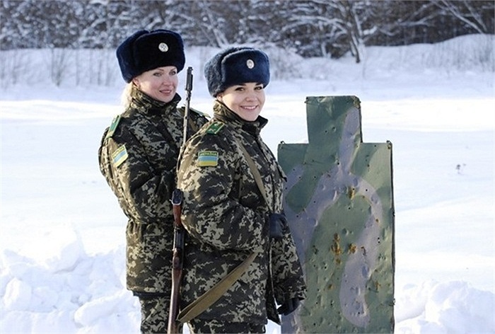 Hàng năm quân đội Ukraina thường tổ chức các cuộc thi sắc đẹp nhằm tôn vinh các nữ binh sĩ nước này.