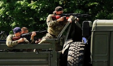 Vi sao phe noi day Ukraina chiem uu the hon quan chinh phu? hinh anh