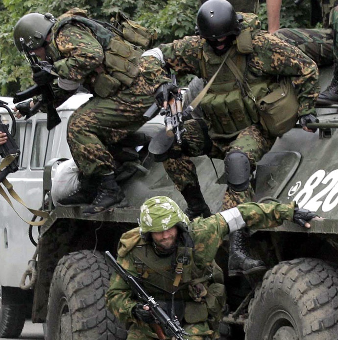 Từ 18h tới 19h tối, quân đội triển khai súng phun lửa Shmel và hai xe tăng T-72 trong nỗ lực chống những kẻ khủng bố. Khoảng 21h30, lực lượng an ninh đã loại bỏ những kẻ bắt cốc và giành kiểm soát khu vực