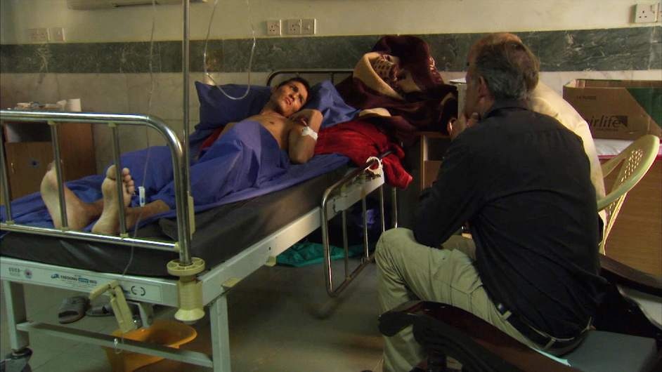 Chiến binh Hồi giáo Horr Jaffer đang điều trị tại một bệnh viện quân y ở Iraq. Ảnh: Sky News