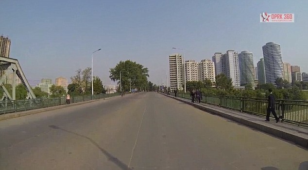 Duong pho vang bong nguoi tai Trieu Tien hinh anh