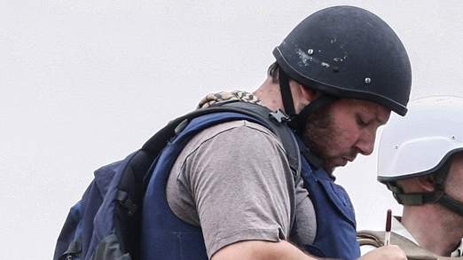 Gia dinh nha bao Sotloff da xem video IS hanh quyet con trai hinh anh