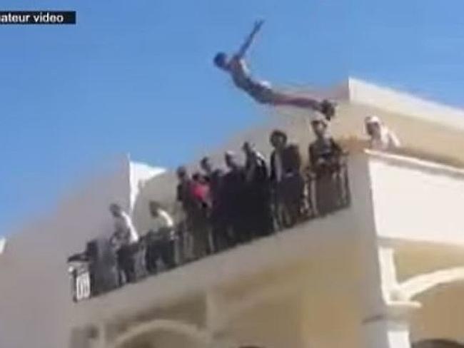 Chien binh Hoi giao mo tiec o toa nha dai su My hinh anh