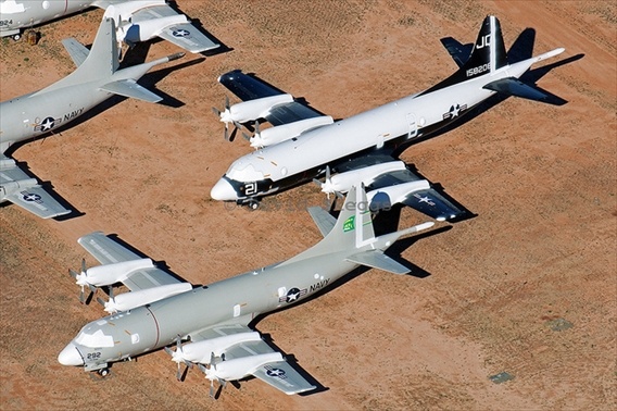 Hàng nghìn chiếc máy bay nghỉ hưu của Mỹ nằm ngay ngắn và lặng lẽ trong bãi rác vũ khí này. (Ảnh: Máy bay tuần tiễu chống ngầm P-3C Orion).