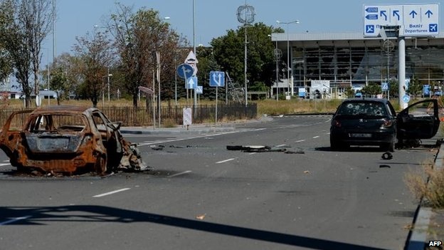 Sân bay Donestk sau cuộc giao tranh giữa quân chính phủ và lực lượng ly khai. Ảnh:  AFP