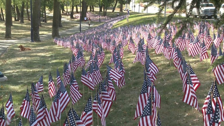 3.000 la co tuong niem nan nhan vu khung bo 11/9 hinh anh