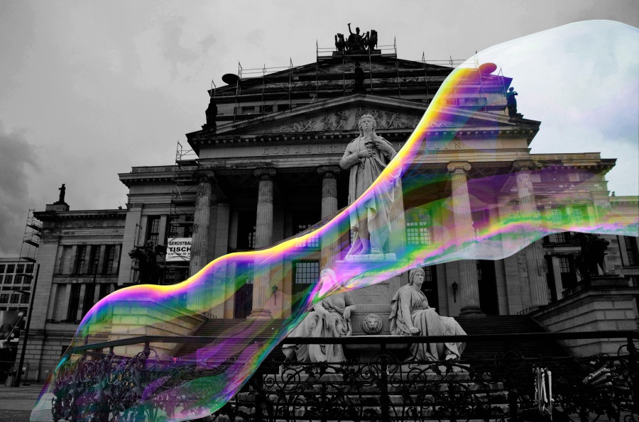 Tác phẩm của Rudi Steenbruggen đến từ Hà Lan. Giải thưởng chia thành bốn nhóm đối tượng: chuyên nghiệp, nghiệp dư và đam mê nhiếp ảnh, sinh viên (đang học về nhiếp ảnh), thanh thiếu niên (từ 19 tuổi trở xuống). 